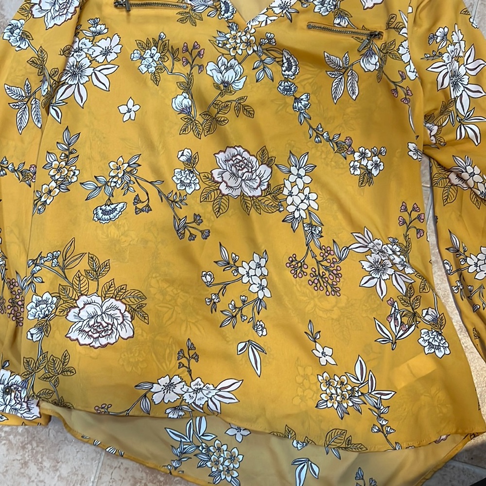 Maurice’s beautiful dress up yellow flower shirt.